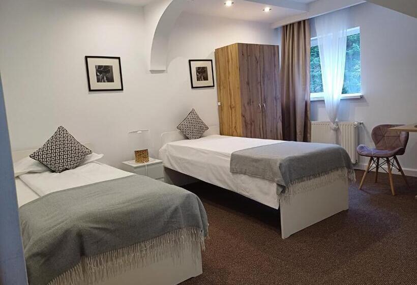 تختخواب و صبحانه Apartamente Private A&l View