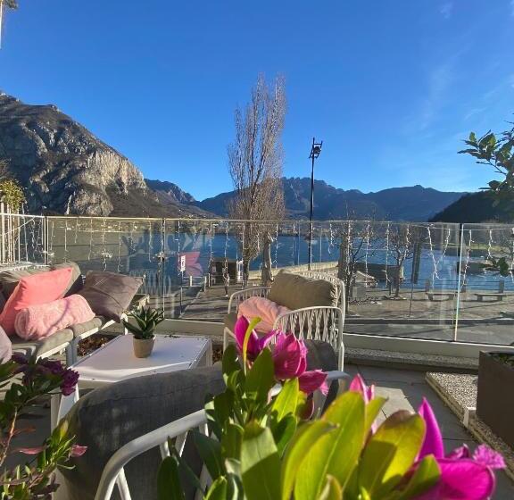 هتل Luxury Suites Rocopom   Lake Front