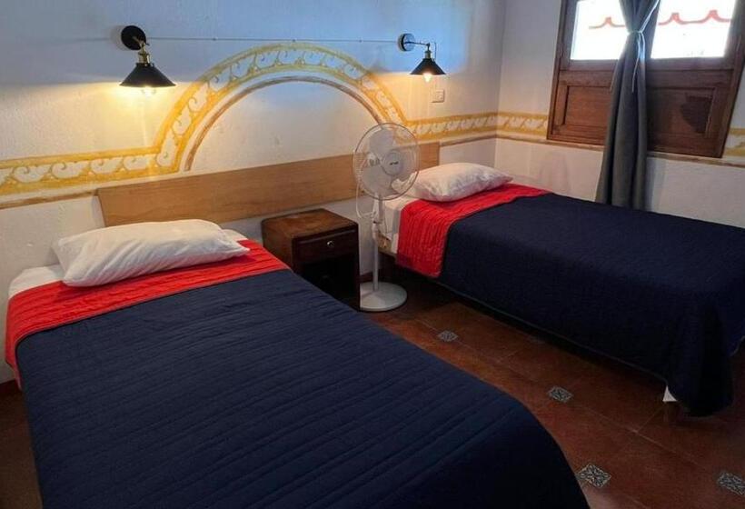 فندق Posada Los Naranjos