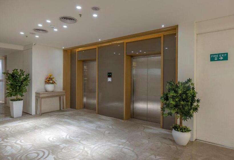 Отель Sarovar Portico Morbi