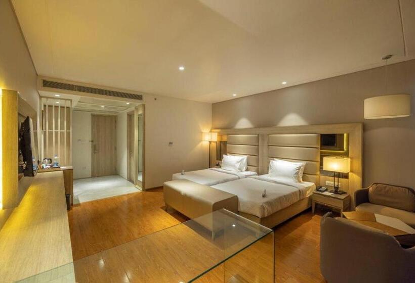 Отель Sarovar Portico Morbi