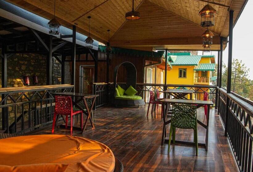 בית מלון כפרי Thehimalayanliving Whistling Pines