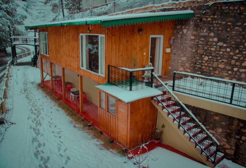 בית מלון כפרי Thehimalayanliving Whistling Pines