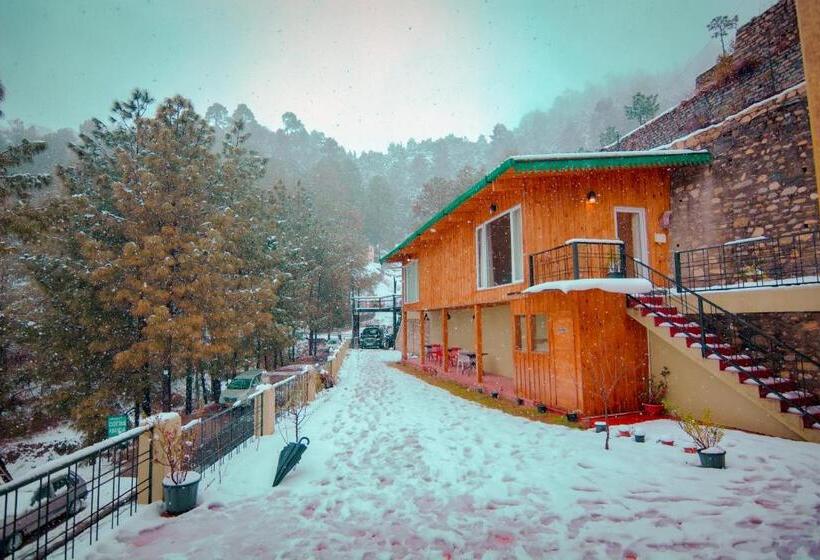 בית מלון כפרי Thehimalayanliving Whistling Pines