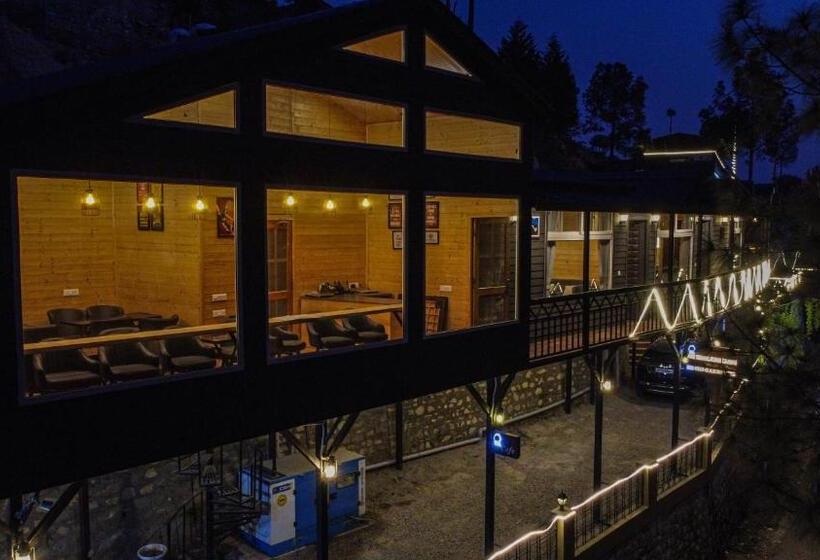 בית מלון כפרי Thehimalayanliving Whistling Pines