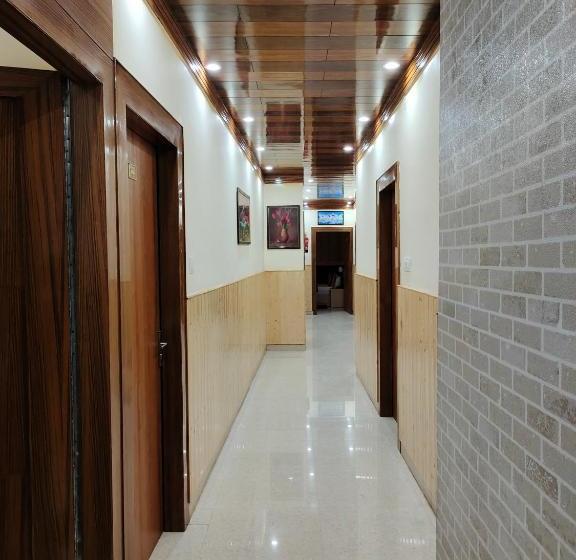 Utsav Hotel Jollygrant