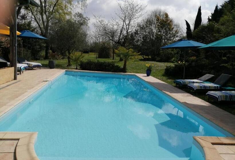 تختخواب و صبحانه Domaine La Jam