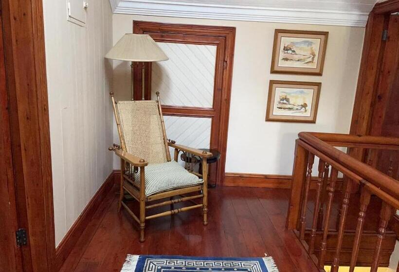 تختخواب و صبحانه Fountain Villa