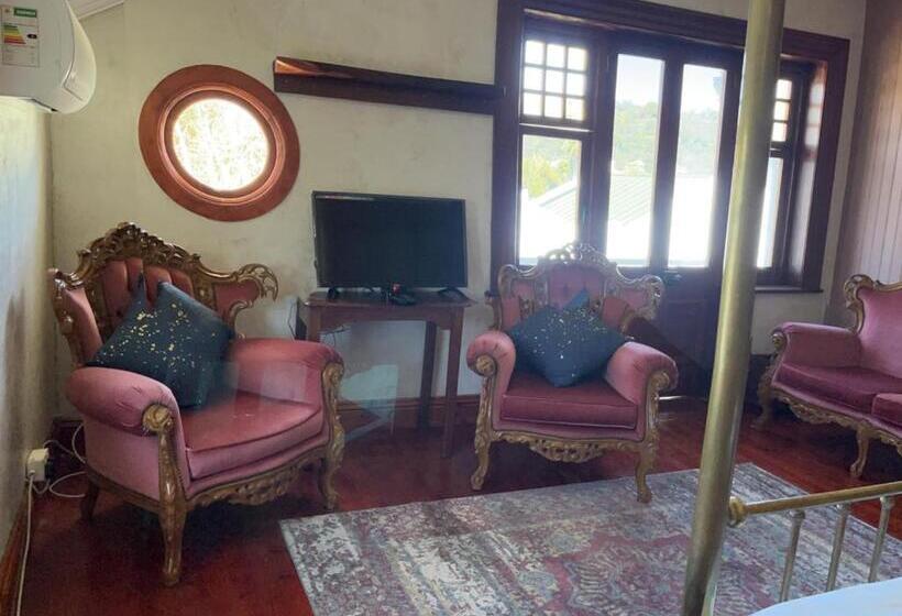 تختخواب و صبحانه Fountain Villa