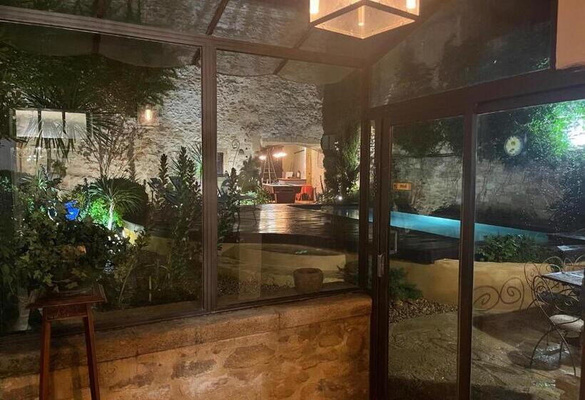 Bed and Breakfast La Maison Du Barry Piscine Billard 10 Personnes