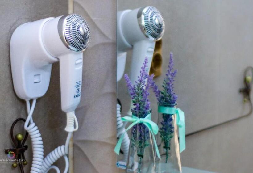 هتل Caprice Deluxe Accomodation