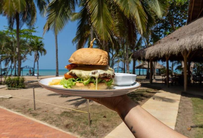 هتل Coconuco Beach Palomino