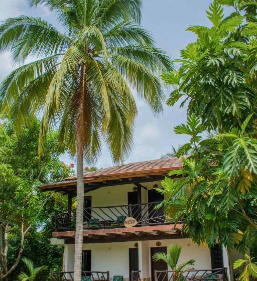 هتل Coconuco Beach Palomino