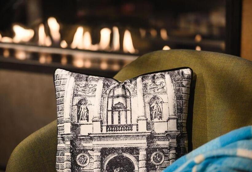هتل Moxy Dresden Neustadt