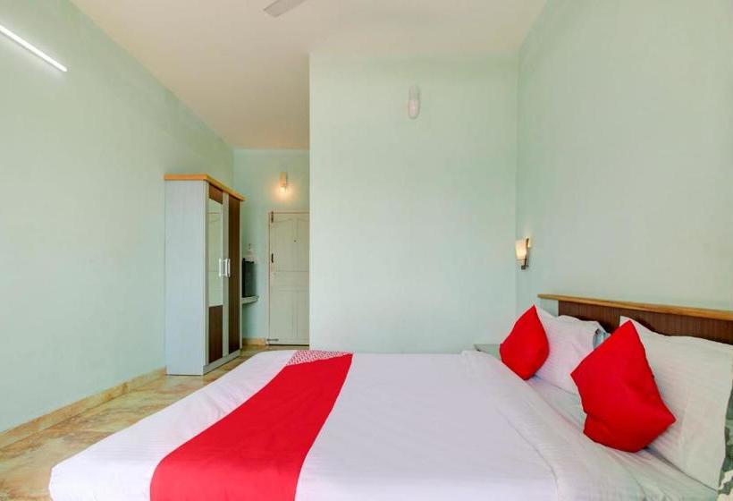 호텔 Oyo 79417 Cherai Blue Beach Resort