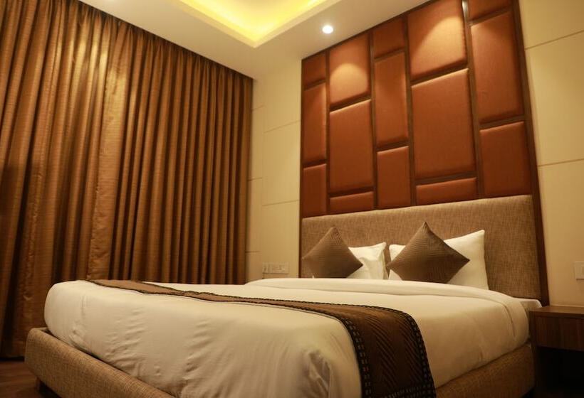 Hotel The Monarch
