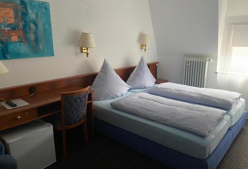 ペンション Cafe Moselterrasse