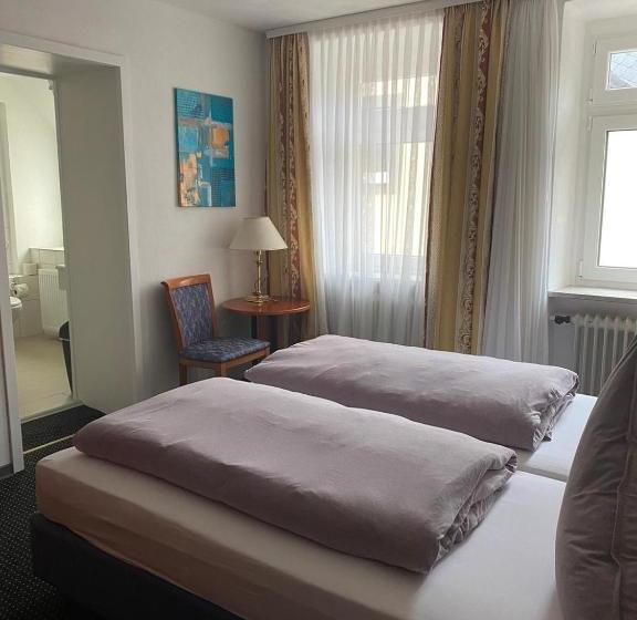 ペンション Cafe Moselterrasse