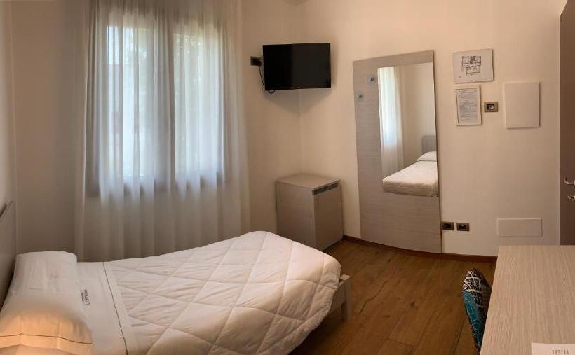 بنسيون Locanda L'officina