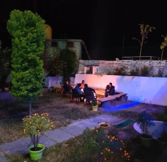 بنسيون Majestic Mountain Bhaiji Guest House