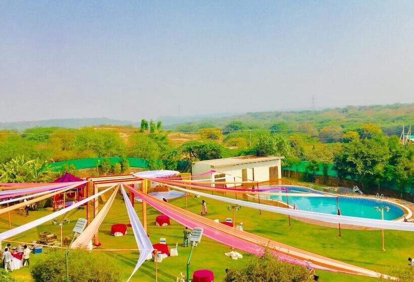 Курорт Aravali Greens
