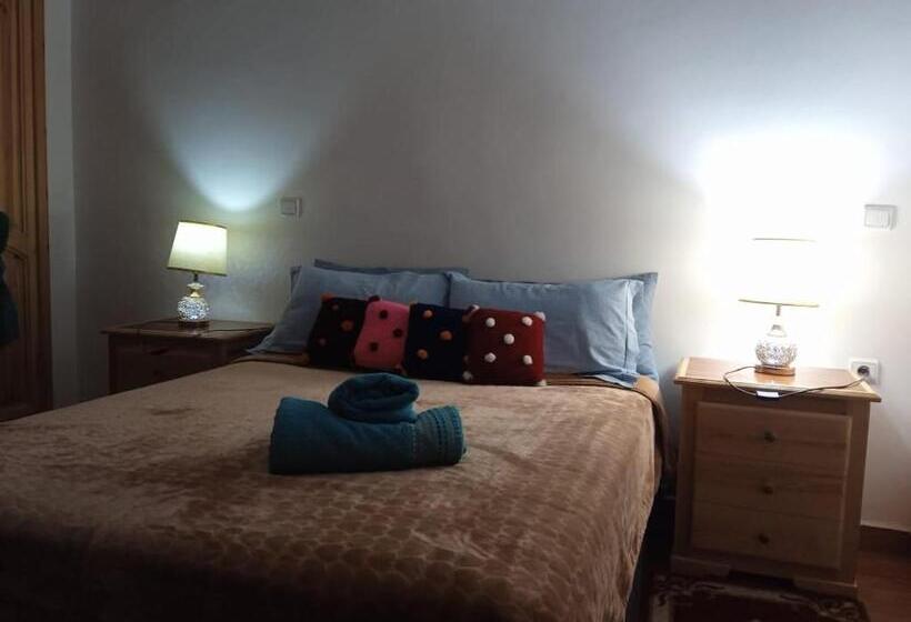تختخواب و صبحانه Abla Room