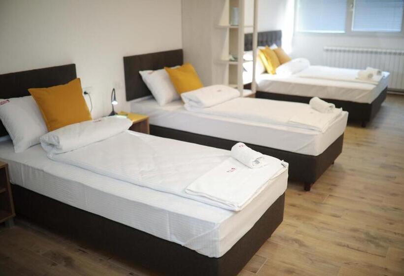 تختخواب و صبحانه Palace Megdan