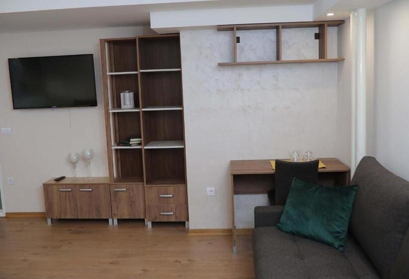 تختخواب و صبحانه Palace Megdan