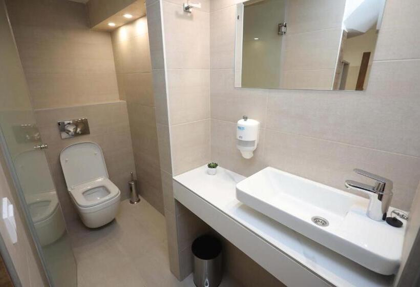 تختخواب و صبحانه Palace Megdan