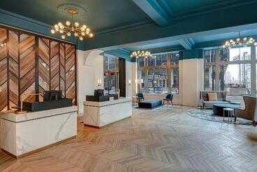 هتل Courtyard By Marriott Cincinnati Downtown