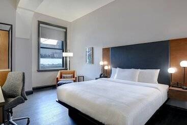 هتل Courtyard By Marriott Cincinnati Downtown