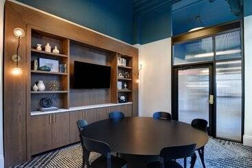 هتل Courtyard By Marriott Cincinnati Downtown