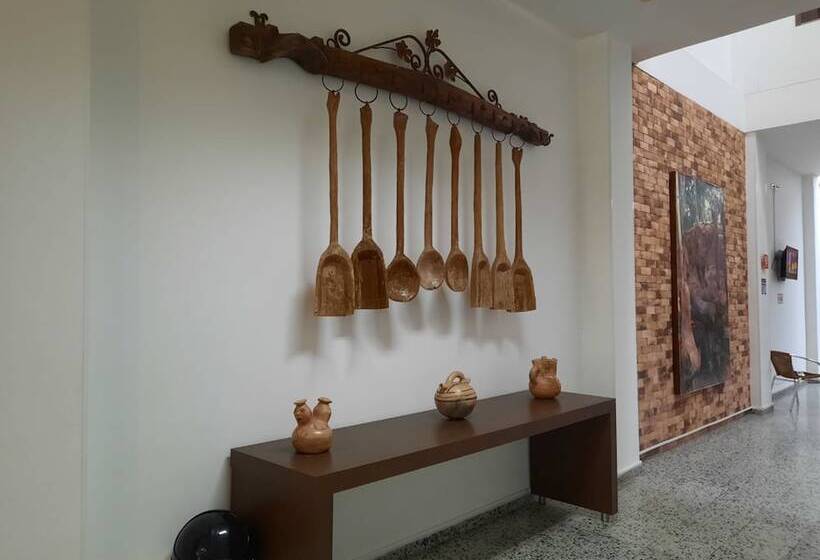 هتل El Flor Amarillo