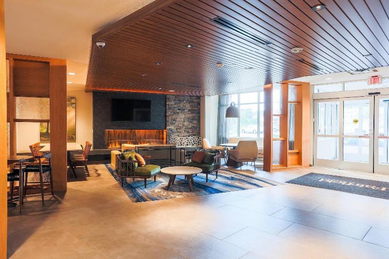 هتل Fairfield Inn & Suites Marquette
