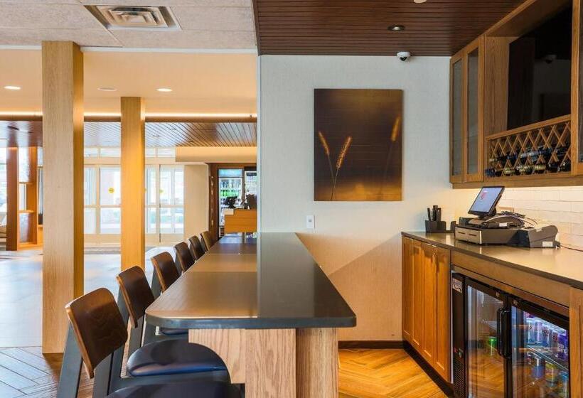 هتل Fairfield Inn & Suites Marquette