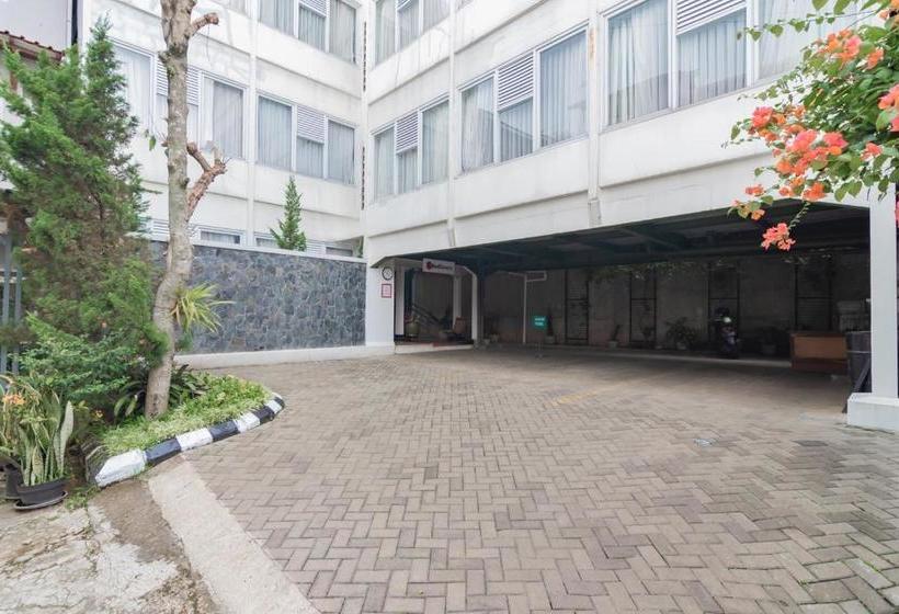 Отель Koolkost Female Syariah Near Parahyangan University 3 (minimum Stays 6 Nights)