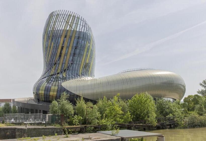 ホテル Kyriad Bordeaux Nord Sainte Eulalie