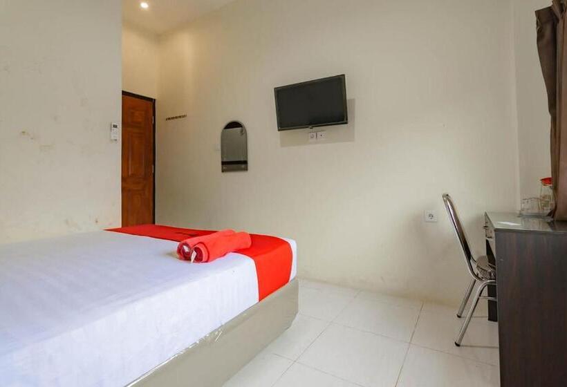 هتل Reddoorz Near Arka Sepinggan Airport Balikpapan