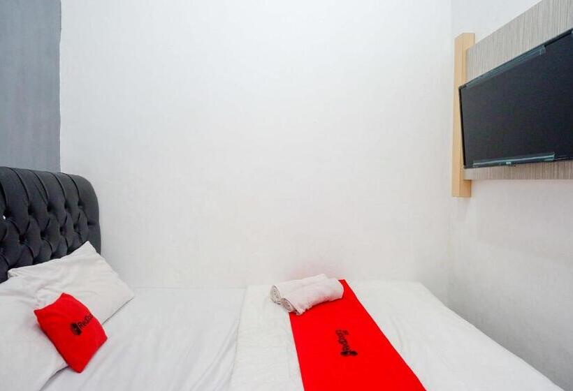 هتل Reddoorz Syariah Near Alun Alun Kajen