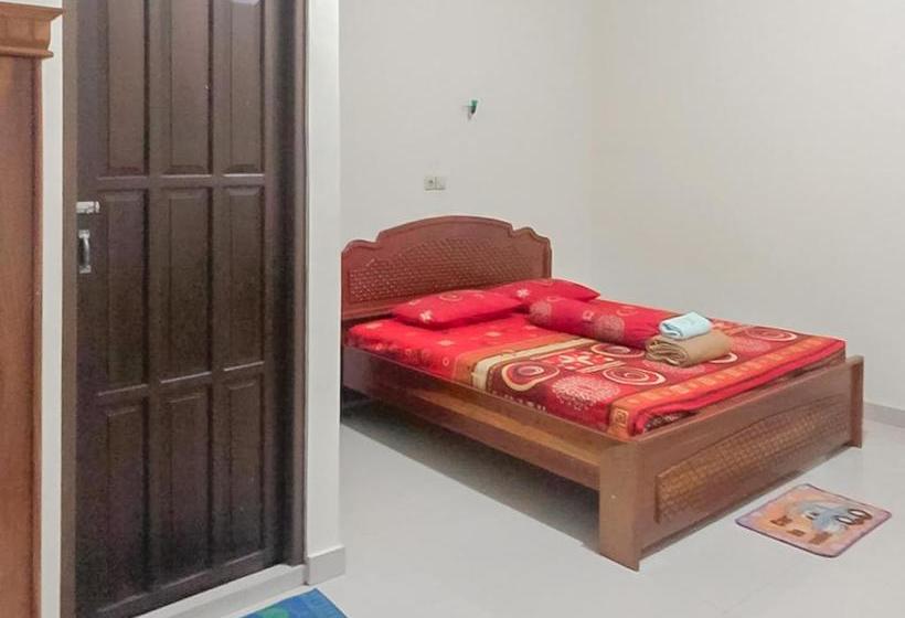 בית מלון כפרי Wisma Anugrahno Redpartner