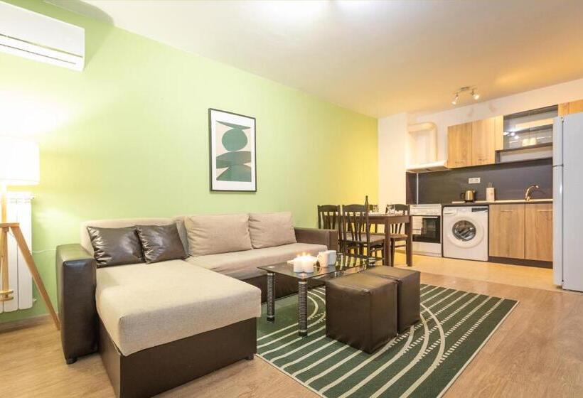 Modern And Bright Apartments Near Center   Free Parking