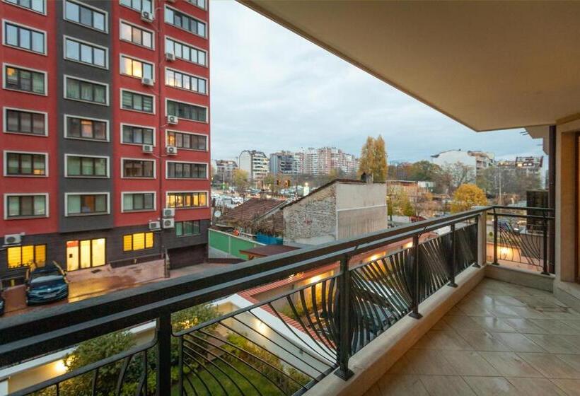 Modern And Bright Apartments Near Center   Free Parking