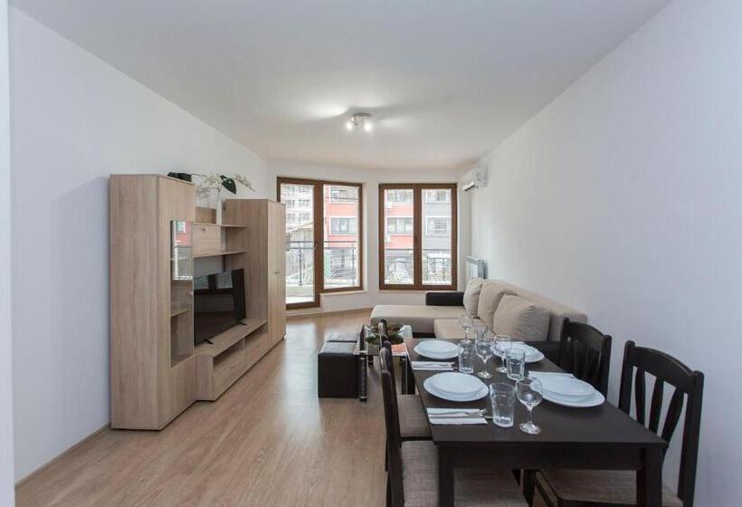 Modern And Bright Apartments Near Center   Free Parking