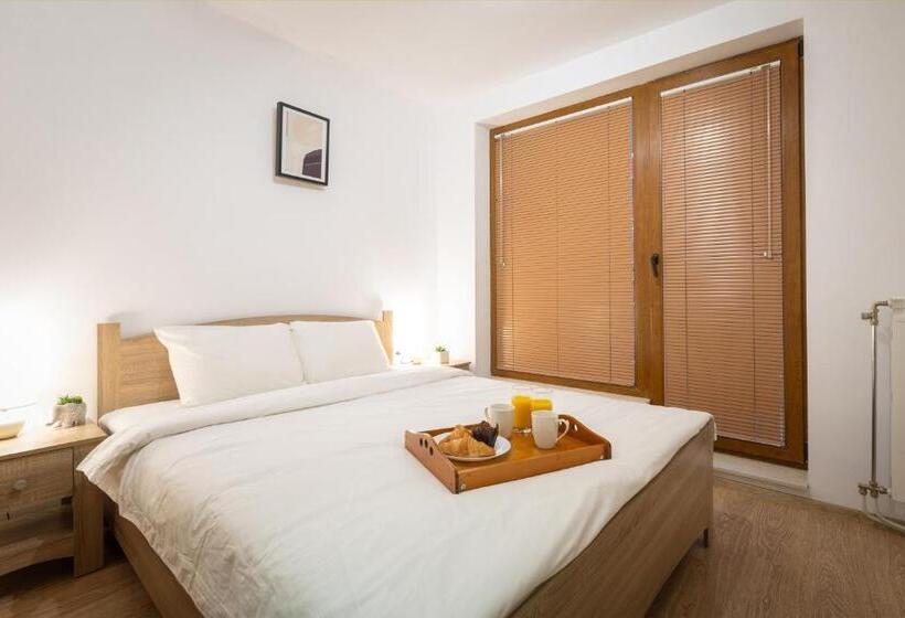 Modern And Bright Apartments Near Center   Free Parking