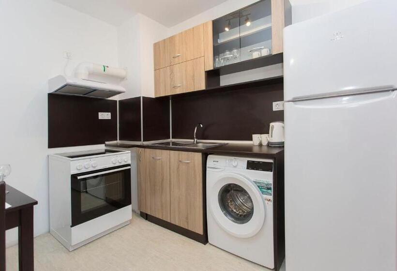 Modern And Bright Apartments Near Center   Free Parking