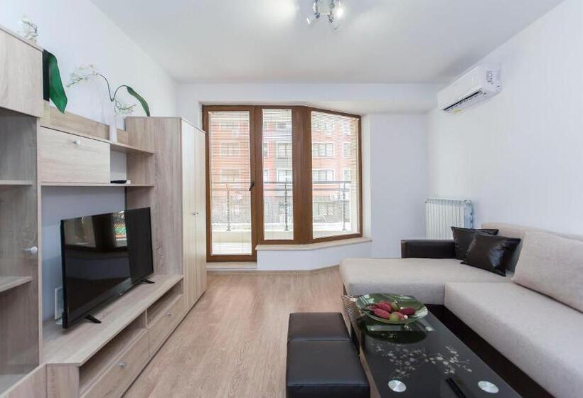 Modern And Bright Apartments Near Center   Free Parking