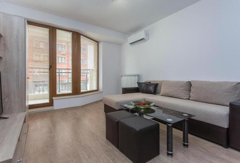 Modern And Bright Apartments Near Center   Free Parking