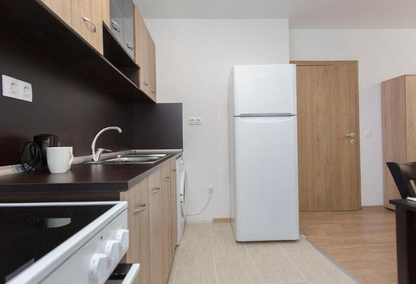 Modern And Bright Apartments Near Center   Free Parking