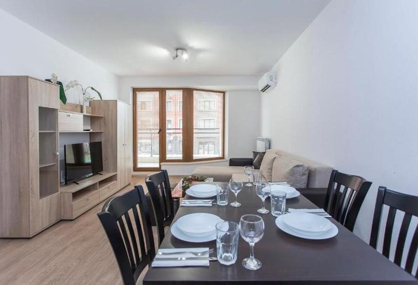 Modern And Bright Apartments Near Center   Free Parking