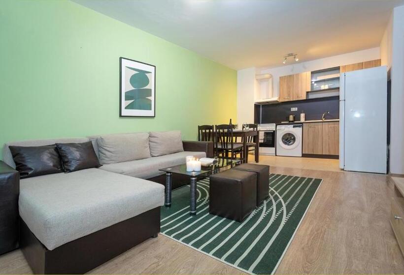Modern And Bright Apartments Near Center   Free Parking